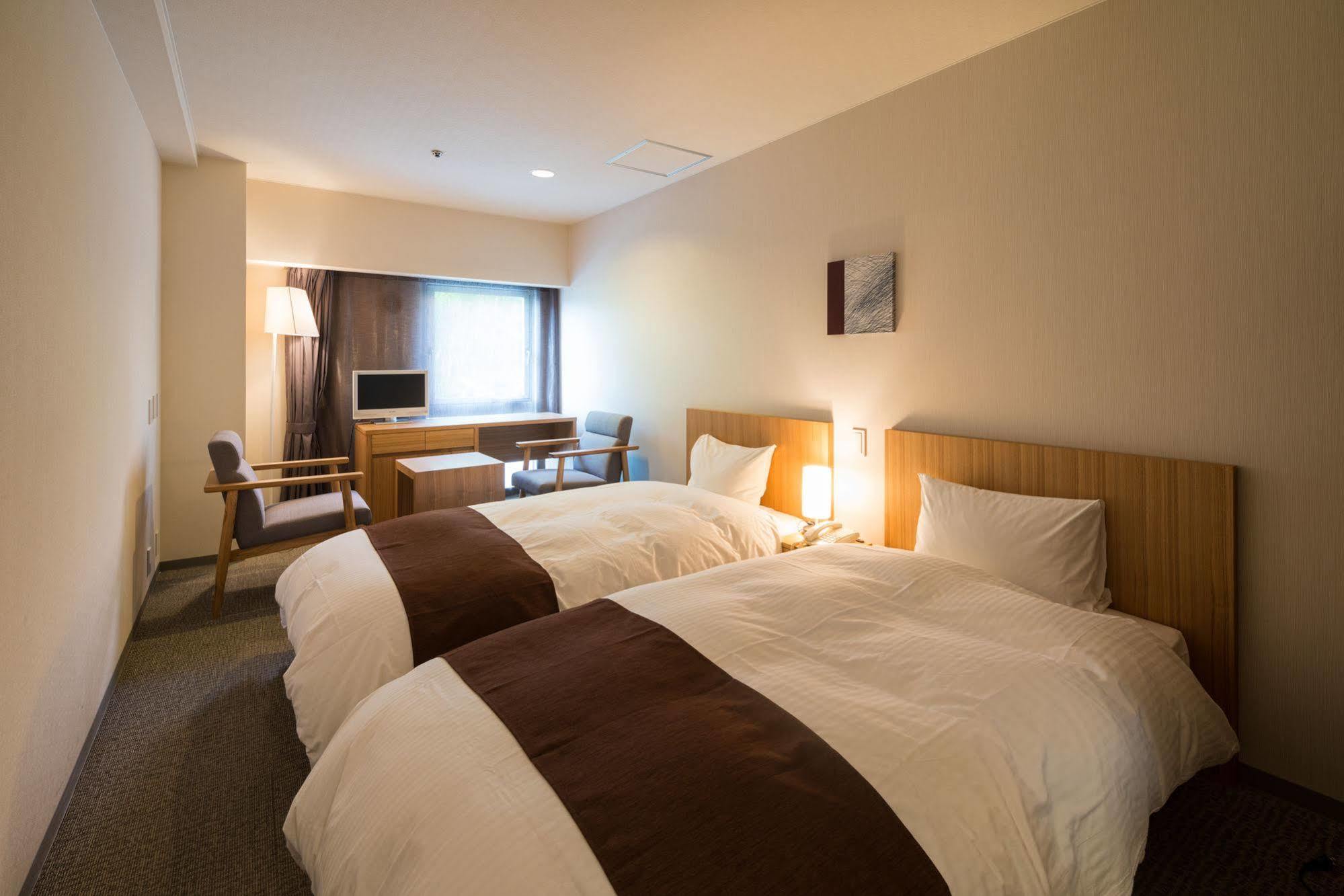 Chaharu Hotel Мацуяма Екстериор снимка